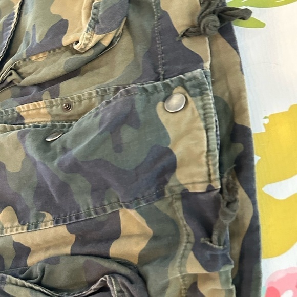 Rubbish Medium Cargo Camouflage Utility Jacket - Picture 10 of 10